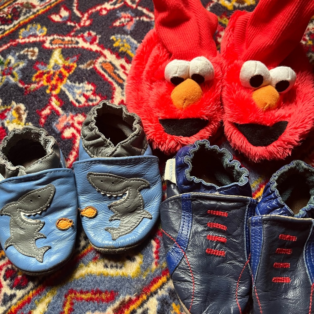Robeez baby shoes 0-6 mos and 6- 12 mos